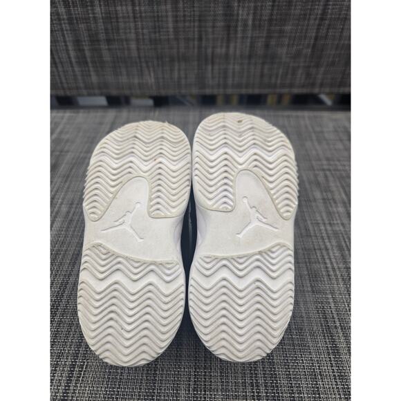 Nike Air Jordan Max Aura TD Sneakers Little Kids/ Toddler Size 8C - Picture 10 of 10